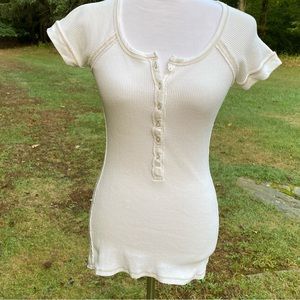 MYSTREE TOP TEE SHORT CAP SLEEVE CREAM WAFFLE BUTTONS BOHO Tagged M fits S